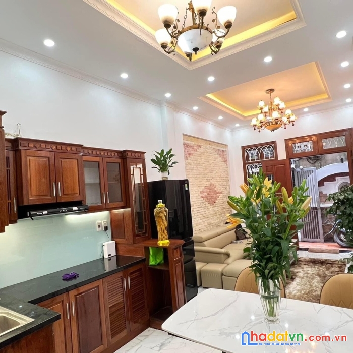 Bán nhà đường hoàng mai, 50m giá 4.35 tỷ 5 tầng, mt4.4m ngõ cực rộng, ở sướng