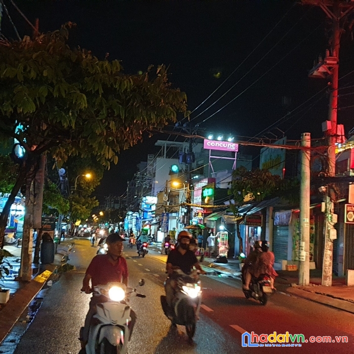 Mặt tiền kinh doanh trần xuân soạn ngang 5.5 x 23 m2 quận 7