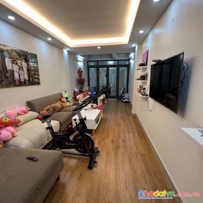 Bán nhà phố thụy khuê 3 bước ra hồ tây lộng gió. giá 9.35 tỷ (có tl)