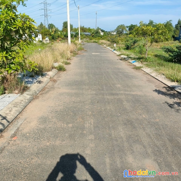 Bán đất ngay chợ bình chánh giá 1,5 tỷ 80m2 ngang5 dài16 bán gấp