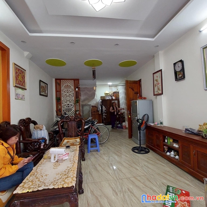 Nhà lô góc thịnh liệt hoàng mai 56m x 5t gần 6 tỷ