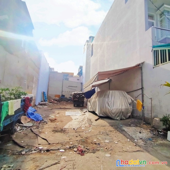 Hxh thống nhất 85m2, 2 mặt tiền, hẻm 5m