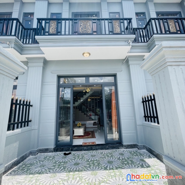 Bán nhà 1 lầu  kdc west gate 180m2 hd thue 10tr 1thang