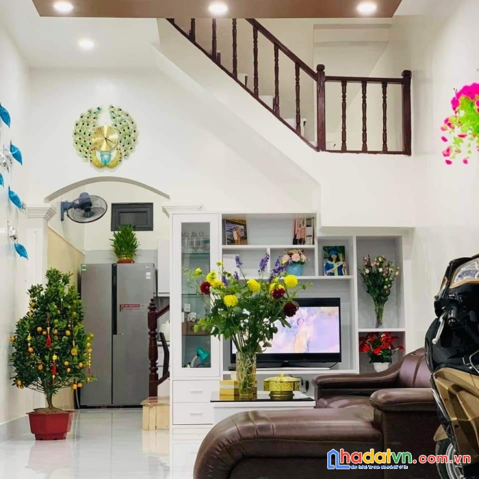 
hiếm ,nhà bán phố đại cồ việt quận hai bà trưng 46m×4t. giá 6.9 tỷ 
