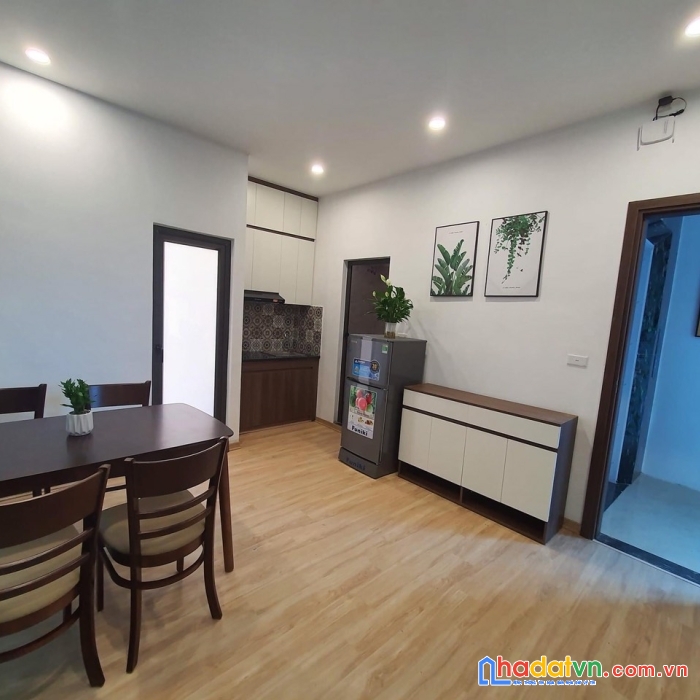 Bán chung cư mi ni đường cầu giấy- thang máy- sát phố- 14 phòng khép kín- cho thuê luôn kín phòng