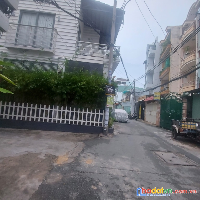 Bán nhà lê đức thọ- 135m2- 11 tỷ.