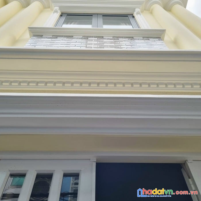 Hẻm ba gác thông tứ tung - gần hxh -  1 trệt 1 lầu - 32m2 - sổ vuông a4 - chỉ 3.4 tỷ