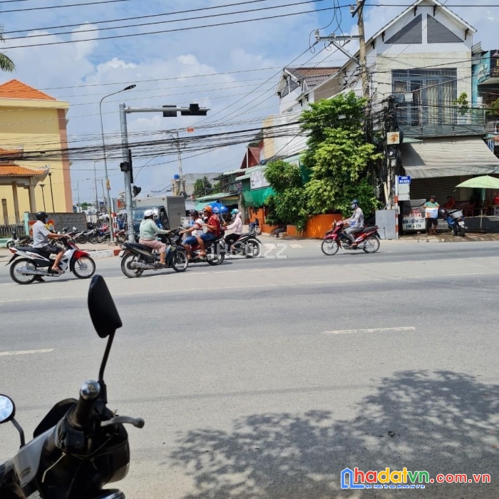 Xã đức hòa hạ, huyện đức hòa- long an   11.200 tỷ.