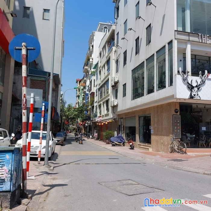 Bán gấp nhà phố ngọc lâm, kinh doanh sầm uất, thang máy, vỉa hè, ô tô tránh