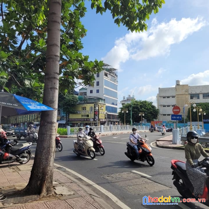 Bán nhà mặt tiền hoàng sa, tân bình, 4 tầng, ngang 4 x 19, nhỉnh 16 tỷ.