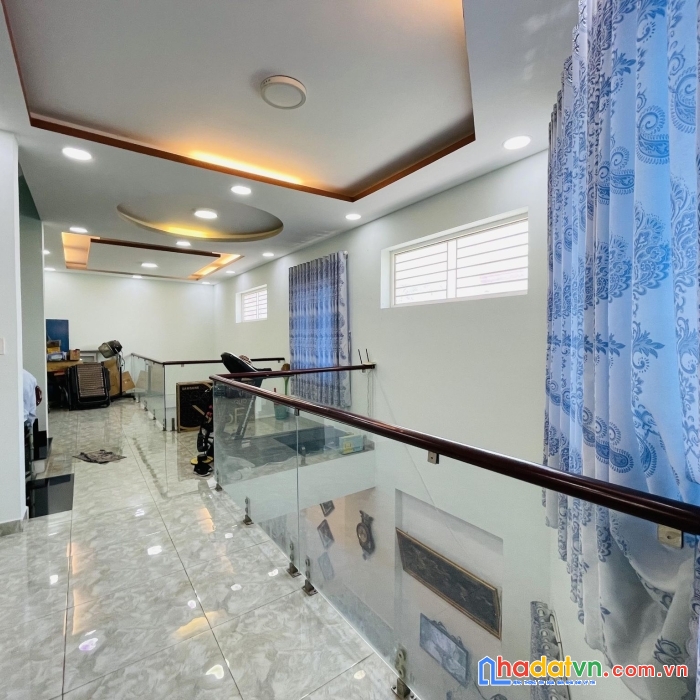 Bán gấp nhà hẻm nhựa 8m hòa bình, tân phú ngang 7 x14, 5 tầng chỉ 10ty8.