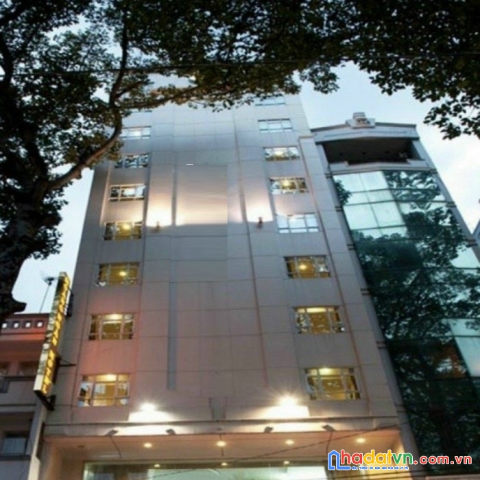 Bán khách sạn đà nẵng 5 tầng, 140m2 ngang 6m,  nút giao thông cmt8, 15.x tỷ