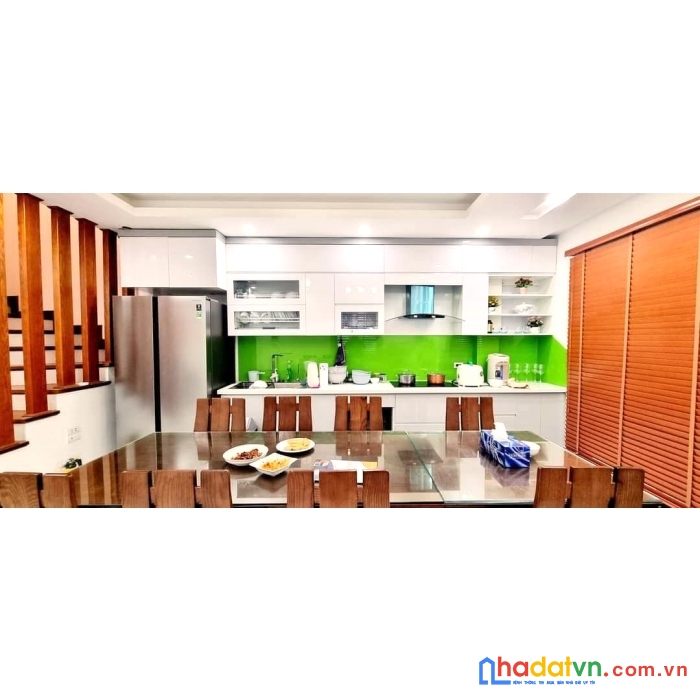 Cần bán nhanh nhà cầu giấy lô góc dt55m2, 5 tầng, giá 4.8 tỷ, ô tô gần.