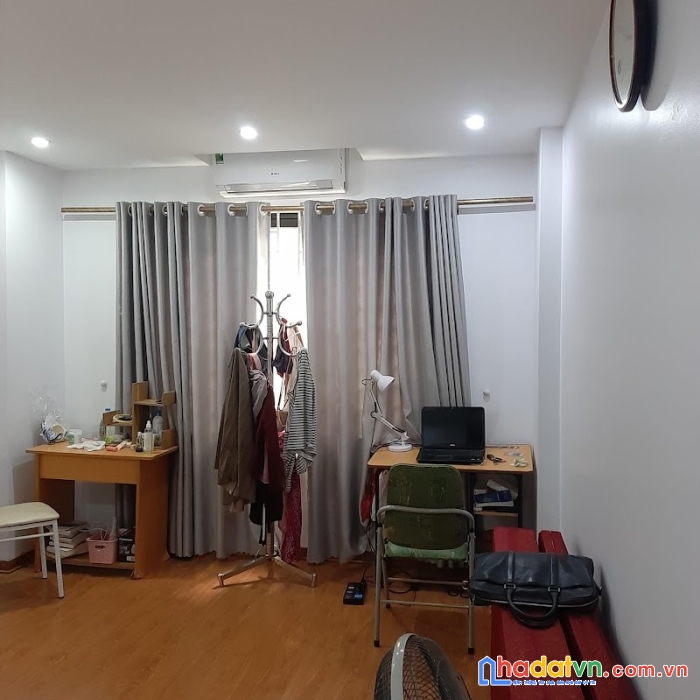 Bán nhà gấp mỹ đình 42m2, 5 tầng, mặt tiền 3,5m, giá 5 tỷ.