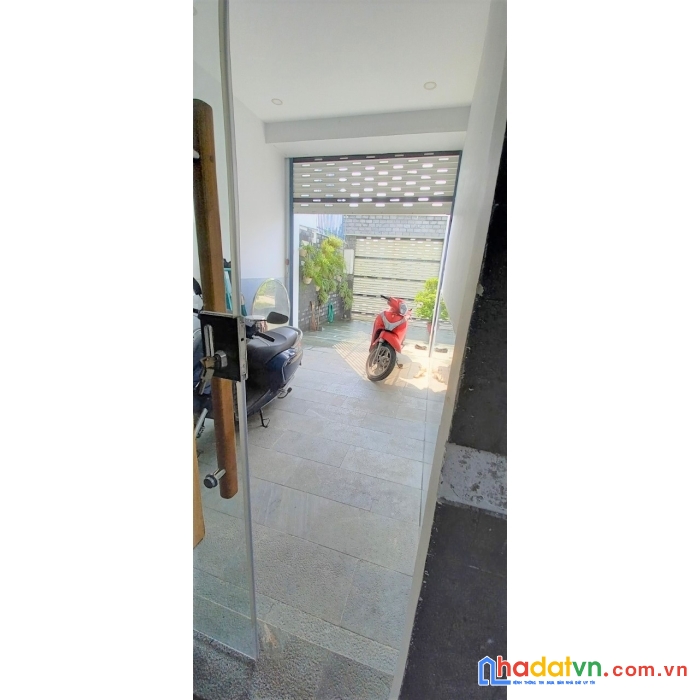 Bán biệt thự sân vườn 4 tầng 198m2 song hành tân hiệp hóc môn