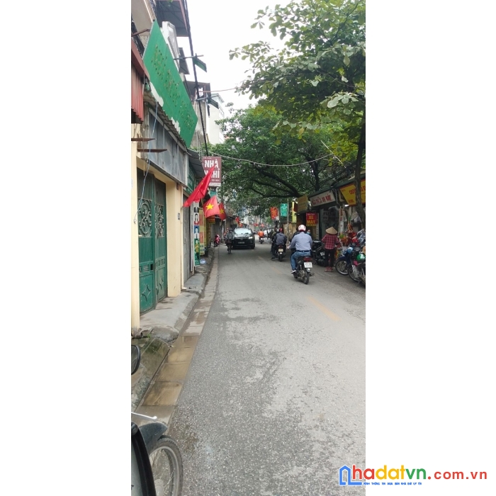 Nhà trung văn phân lô ô tô đỗ cửa, 2 mặt thoáng giá cực rẻ