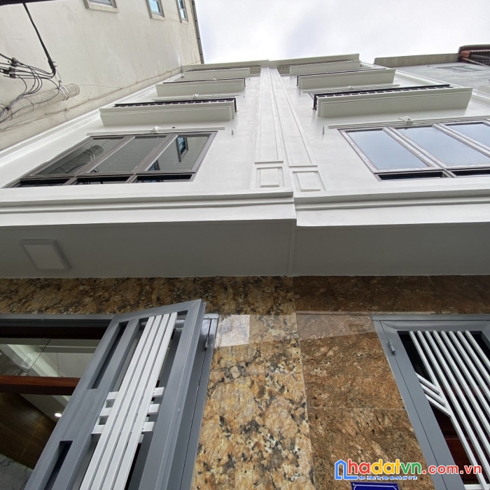 Bán nhà dt 34m 5 tầng chính chủ trong  ngõ 565 lạc long quân tây hồ,hà nội