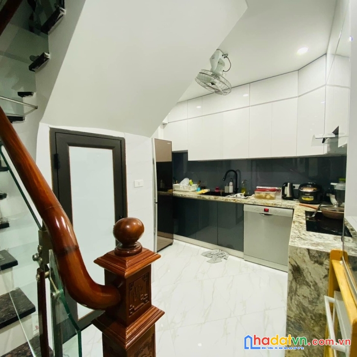 Nhà đẹp vip ngô đình mẫn 50m2, 5 tầng, thông lê trọng tấn, nhỉnh 5 tỷ. lh công 0981795728.