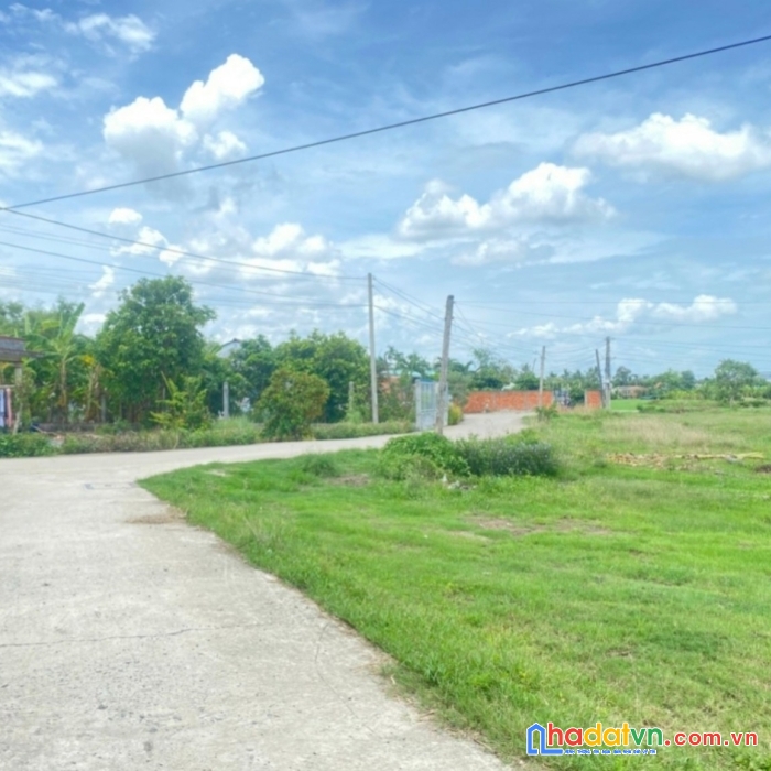 Bán đất gộp 104m2  (5x21) sổ sẳn nằm ở trung tâm cần đước long an giá mềm !!