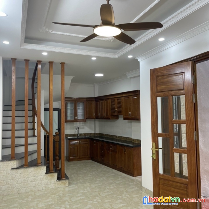 Nhà xây phân lô phúc đồng long biên 35mx5t chỉ 3tỷ050 quá hiếm