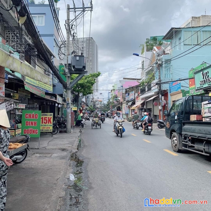 Mặt tiền tôn đản, q4, kinh doanh sầm uất, nhà 2 lầu, dt đất 47m2, liên hệ chính chủ