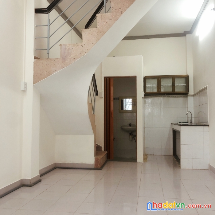 Bán nhà đúc bê tông  44m2 cách mặt tiền tôn đản 15 m quận 4 dưới 3 tỷ