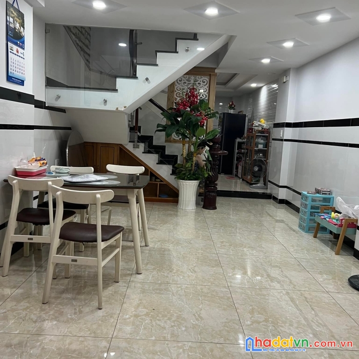 Xe hơi ngủ trong nhà, nhà 4 tầng dương quảng hàm 4x14m phường 5 gò vấp, nhà mới, thiết kế châu âu,