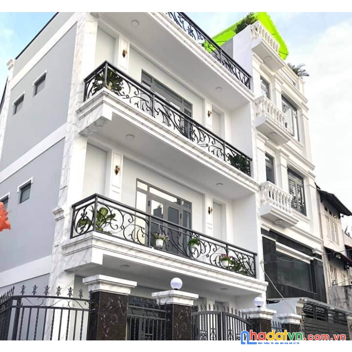 Nhà cực đẹp lô góc 3 mặt  - hẻm xe hơi