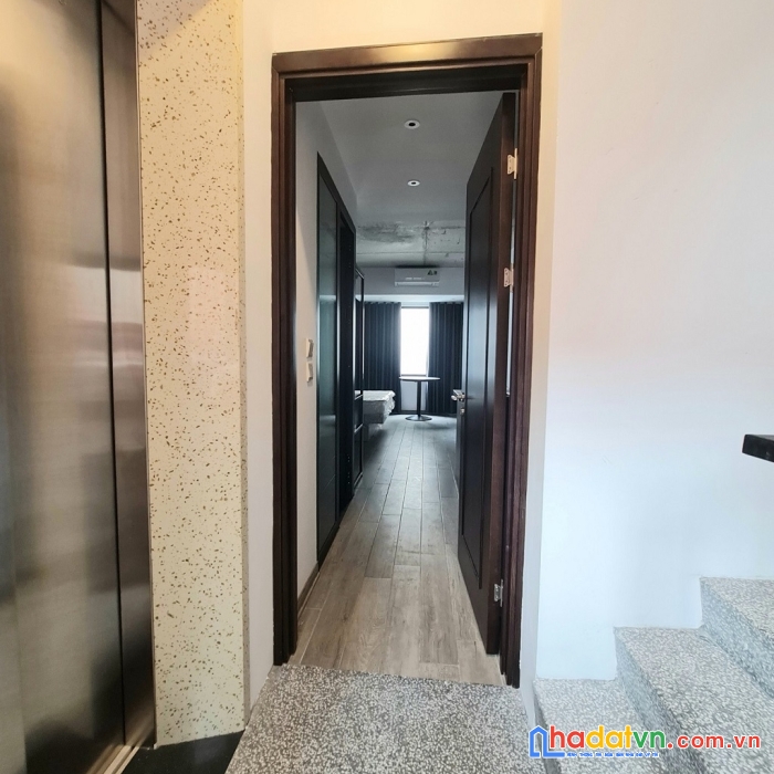 Ô tô vào nhà, thang máy - xuân diệu 45m x 7 tầng, mt 4.6 m, giá 13.6 tỷ