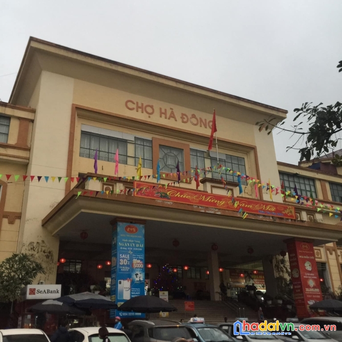 Mmặt phố trần hưng đạo, kinh doanh, ô tô tránh, vỉa hè, 210m2, 4t,  chỉ 32 tỷ.