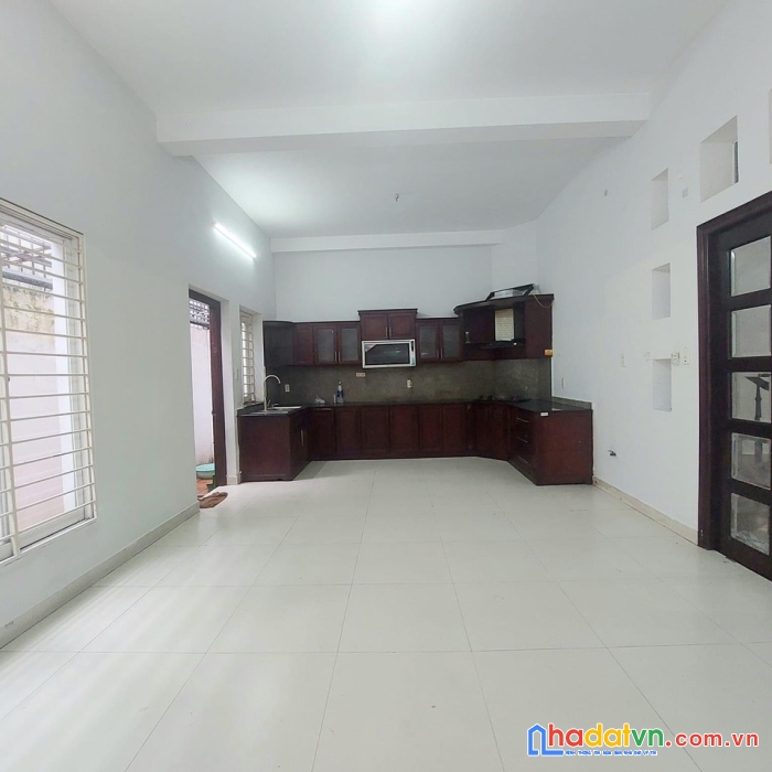 Bán nhà mặt tiền cách mạng tháng 8 86m2 4,5x19m hiện trạng 4 tâng kinh doanh đa ngành nghề