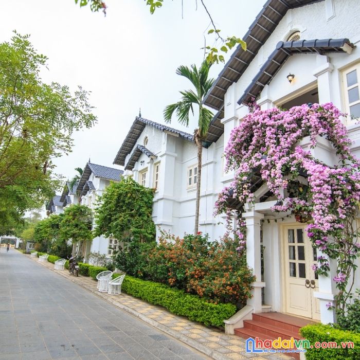 Bán biệt thự trắng tinh khôi, view hồ, full nội thất 5*, từ 4.5 tỷ - gần hà nội