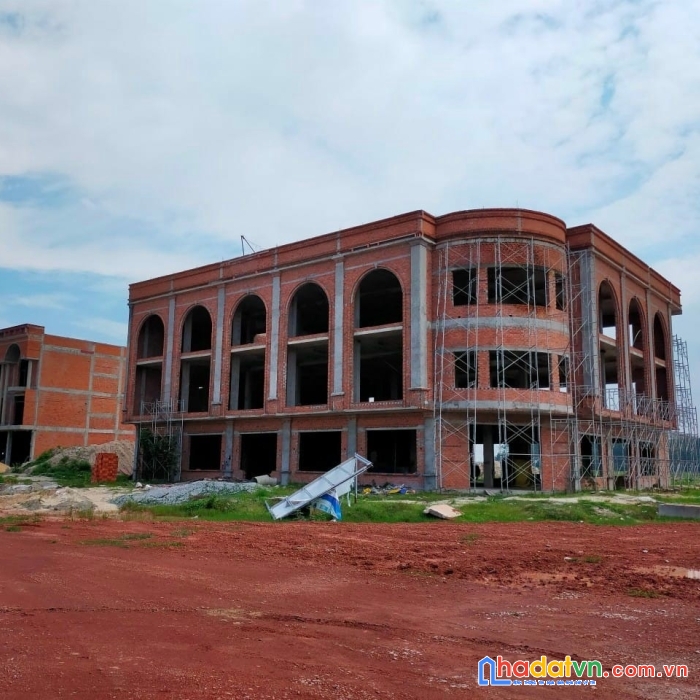 Duy nhất 1 em giá đẹp mặt tiền đường n9b lộ giới 16m. giá chỉ 1250 triệu,kinh doanh buôn bán được