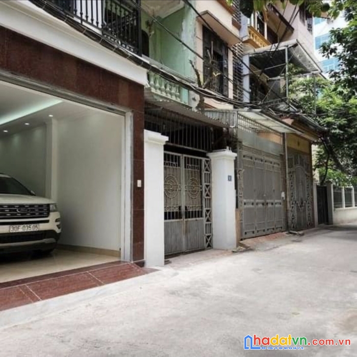 Hoàng quốc việt phân lô vỉa hè 2 ô tô tránh gara ô tô vào nhà và gần phố, nhỉnh 9 tỷ