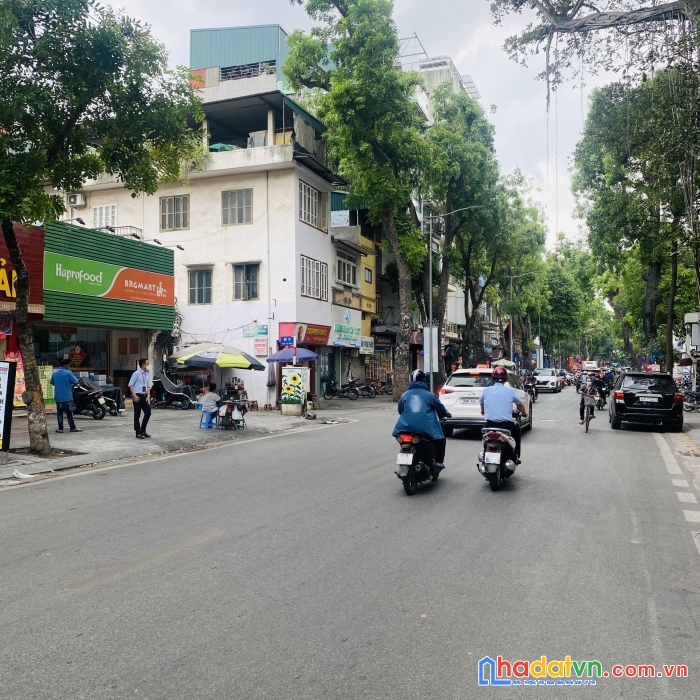 Chính chủ bán nhà mặt phố lò đúc 62m2.mt: 5m.xây 5 tầng thang máy.vị trí kd đắc sát ngã 3 giá 26.3