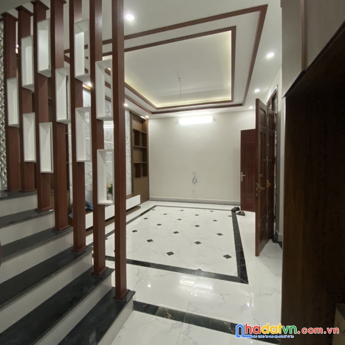 Bán nhà ngã tư phố huế  bạch mai, hai bà trưng, hà nội dt 35x5t gần phố giá 4.5 tỷ