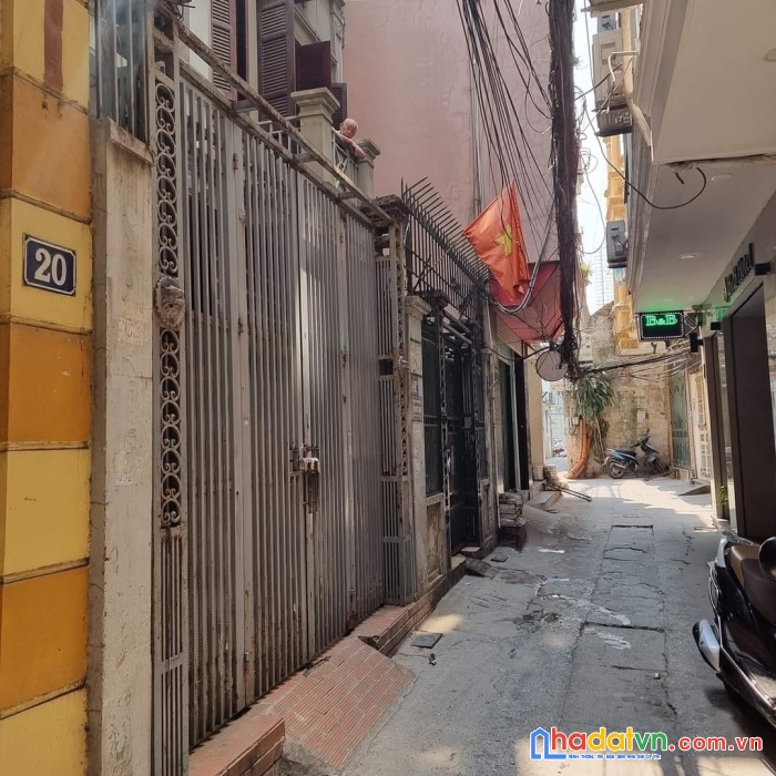 Bán nhà khu vực đắc địa quận cầu giấy kinh doanh thuận tiện.