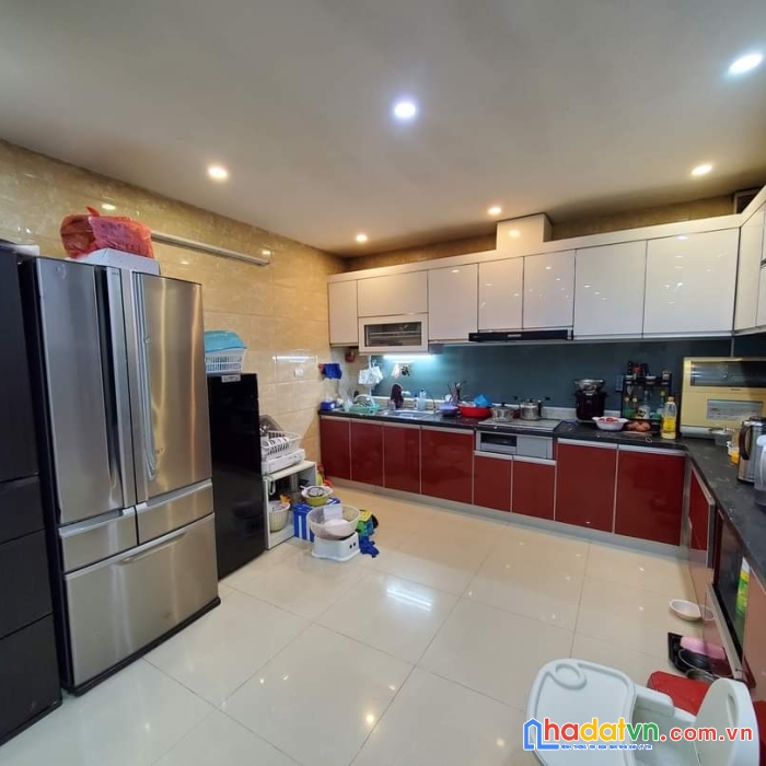 Ô tô cách nhà 20m, đào tấn 76m x 4 tầng, mt 5.1 m, giá 8.6 tỷ.