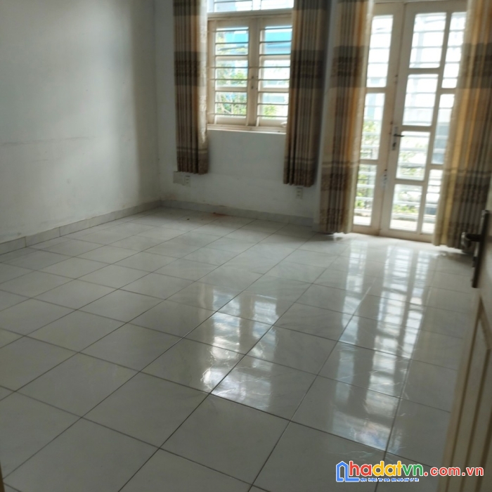 Bán nhà mặt tiền bàu cát tân bình, 2tầng,44m2 giá 9ỷ2