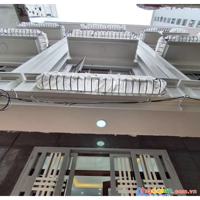 Nhà đẹp lạc long quân, 33m2x5t, mt 3.6m, 5.2 tỷ tây hồ 0976106636