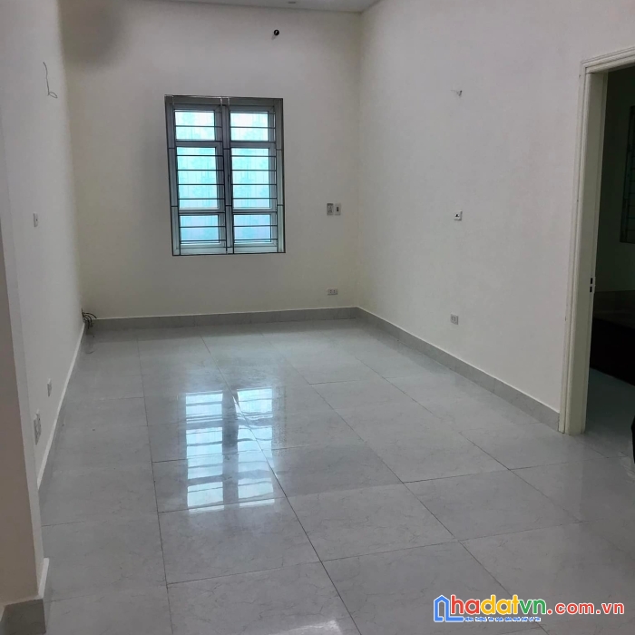 Nhà đẹp sát phố - ôtô nhỏ qua nhà phúc xá- ba đình
