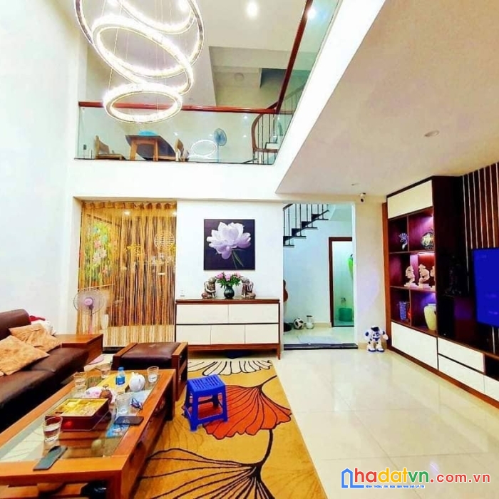 Nhà đẹp ở ngay kim mã- gần phố - ôtô gần