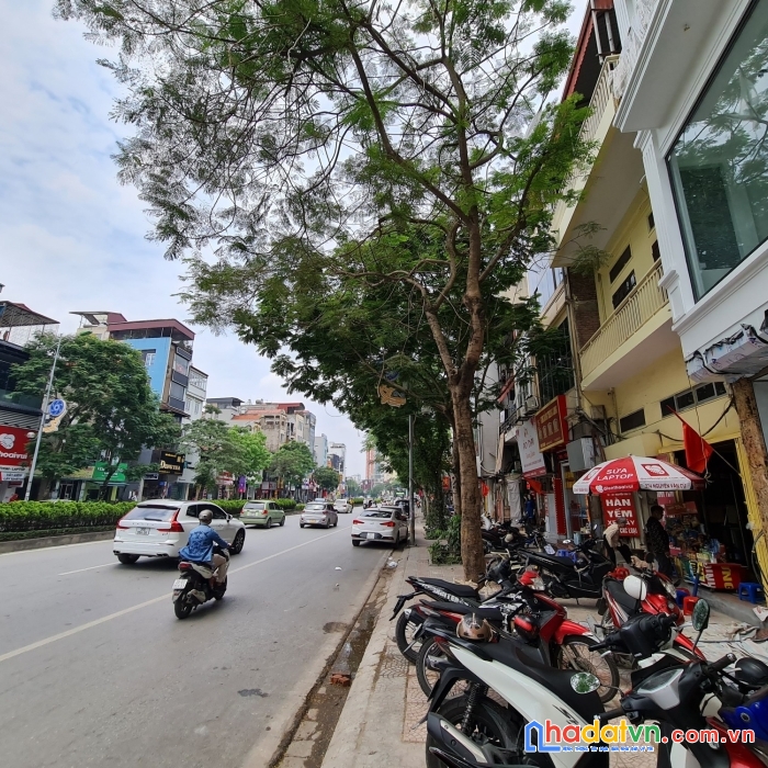 Bán nhà 4 tầng phố ngọc thụy cực hiếm, ôtô, dt 283m2, mt 33m, giá nhỉnh 23 tỷ.