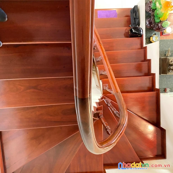 Bán nhà trần thái tông 7.3 tỷ x 42m2,mt 4.5m gần ô tô,ngõ thông.