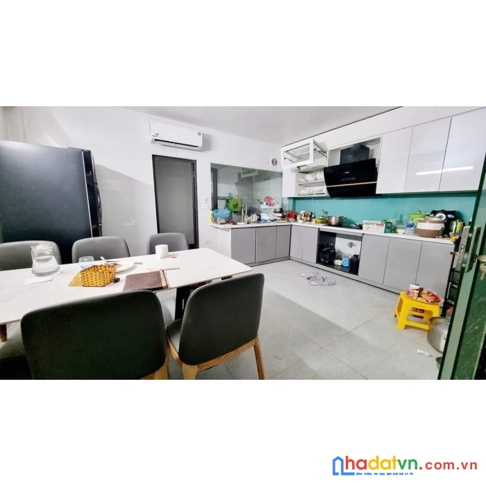 Bán nhà tô vĩnh diện - 40m - 5 tầng - mt 3.5m giá 6 tỷ. thoáng -yên tĩnh.