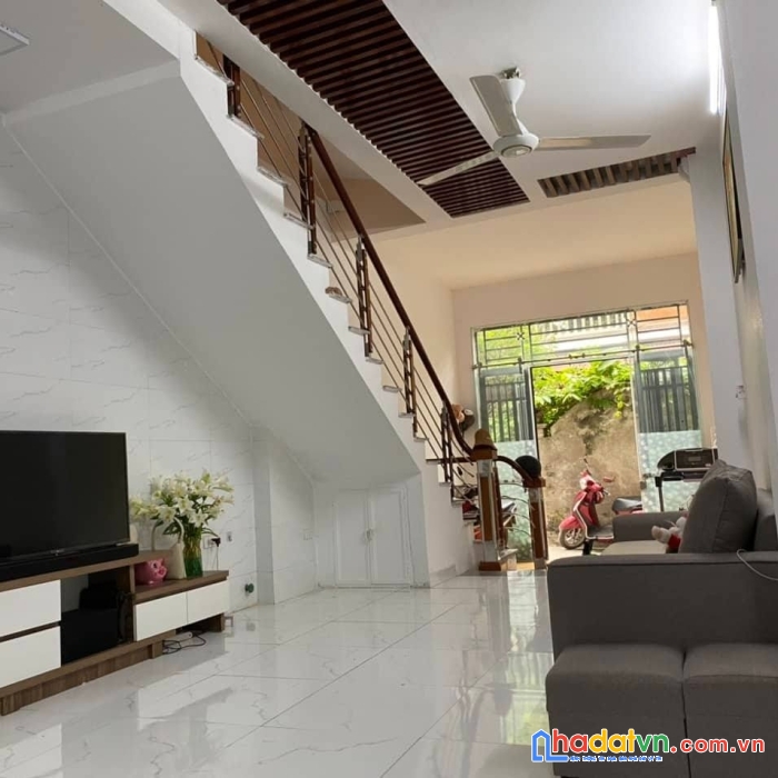 Nhà hiếm, quang lãm, hà đông oto kinh doanh 45m2 x 3t. giá 2.35 tỷ