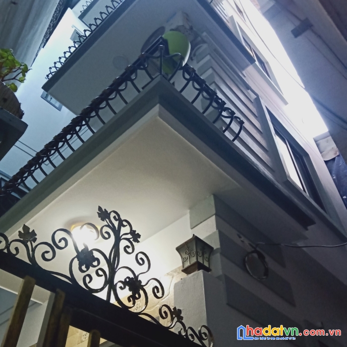 Hót nhà đẹp giá rẻ trần khát chân 36mx5t mt4m nhỉnh 4.3 tỷ hai bà trưng 0913648922
