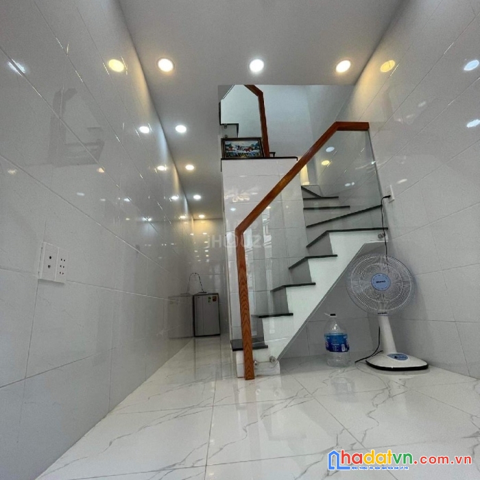 Xuân diệu, mới, đẹp, 2 tầng, hẻm rộng, 2.95 tỷ.