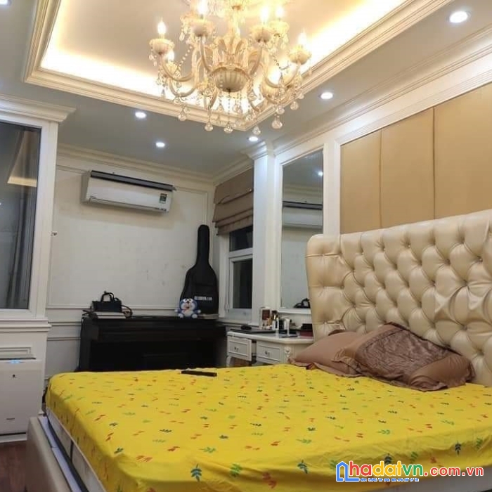 Mặt phố, lô góc, âu cơ 130m x 7 tầng, mt 5.6 m, giá 27.7 tỷ.