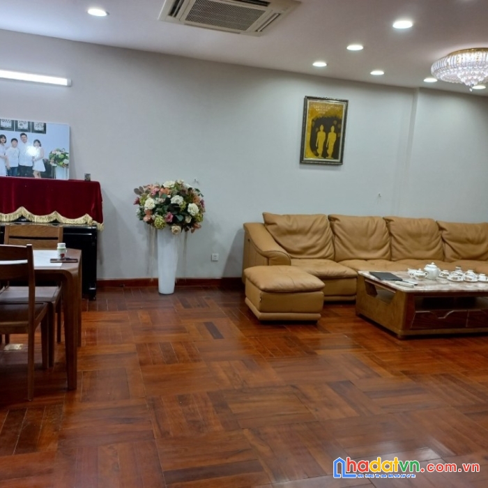 Bán nhà gấp cốm vòng 70m2, 5 tầng, mt14m, giá 13 tỷ.